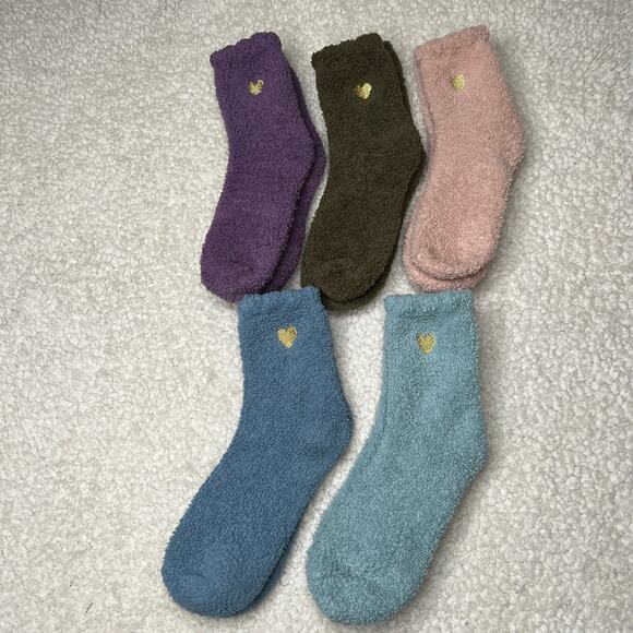 Cozy Fluffy Embroidered Heart Socks 5 Pair - Picture 1 of 7